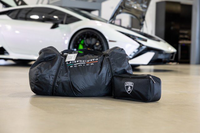 Used 2024 Lamborghini Huracan Tecnica image 35
