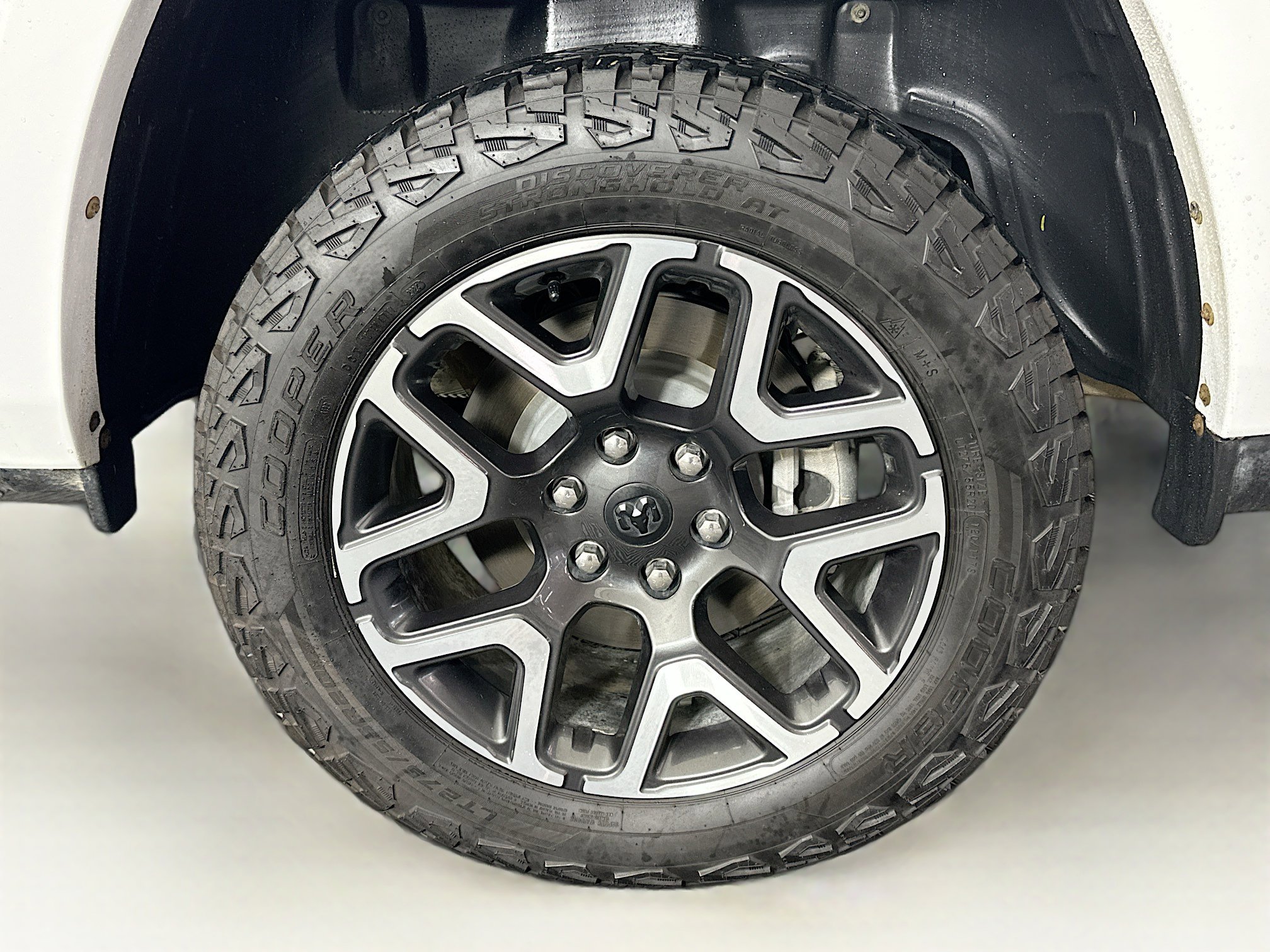 Used 2025 RAM 1500 Laramie image 11