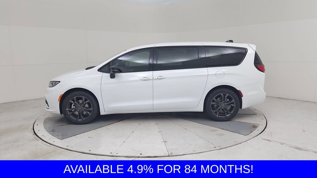 New 2026 Chrysler Pacifica Select image 8