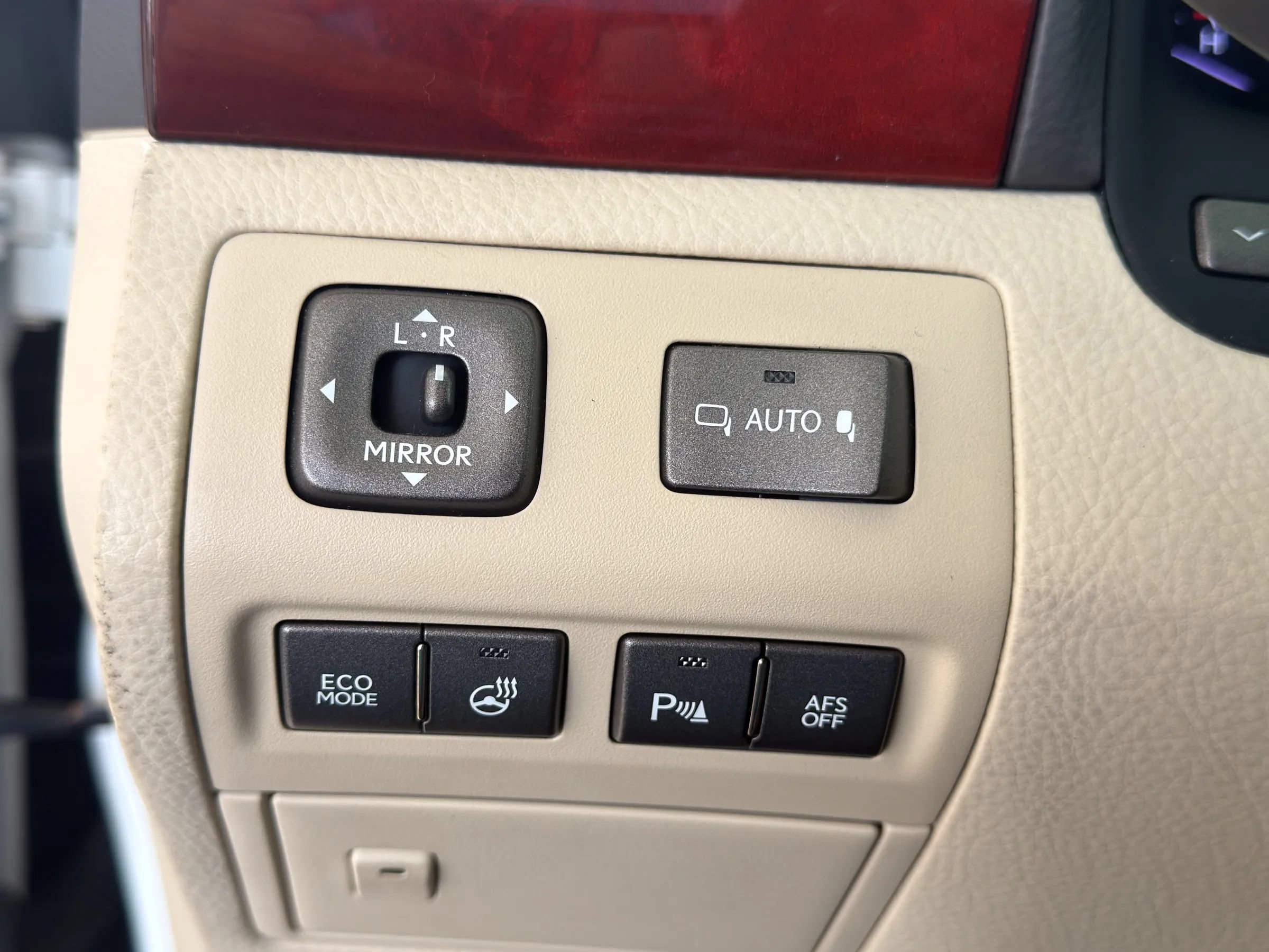 Used 2012 Lexus LS 460 w/ Comfort Pkg RWD image 28
