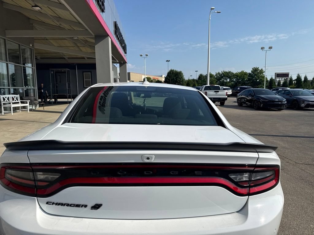 Used 2022 Dodge Charger SXT w/ Blacktop Package AWD/4WD image 4