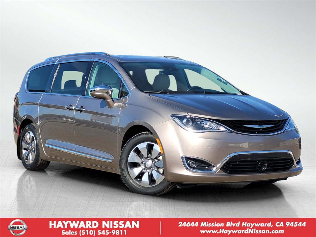 Used 2018 Chrysler Pacifica Limited w/ Advanced Safetytec Group