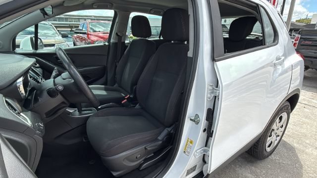 Used 2017 Chevrolet Trax LS w/ LPO, Cargo Package FWD image 22
