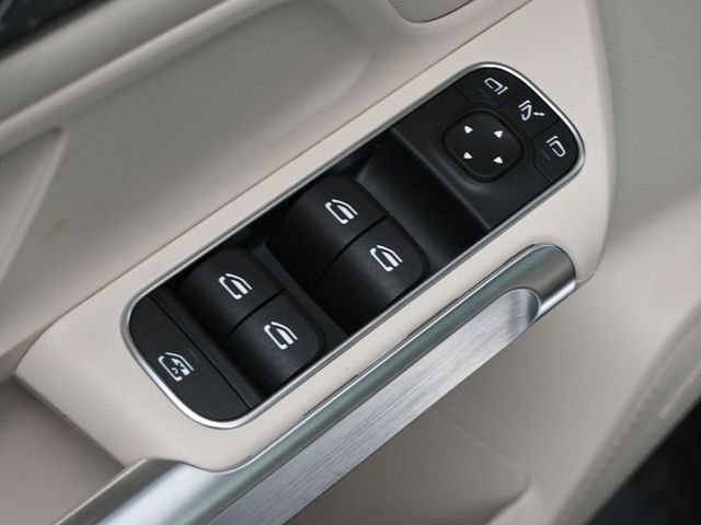 New 2025 Mercedes-Benz GLB 250 image 13