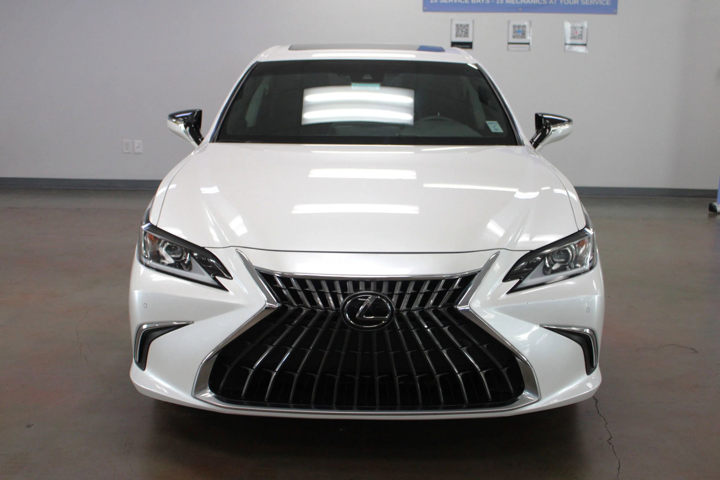 Used 2024 Lexus ES 350 w/ Premium Package image 3