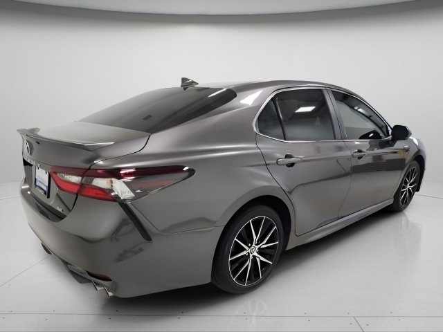 Used 2023 Toyota Camry SE FWD image 6
