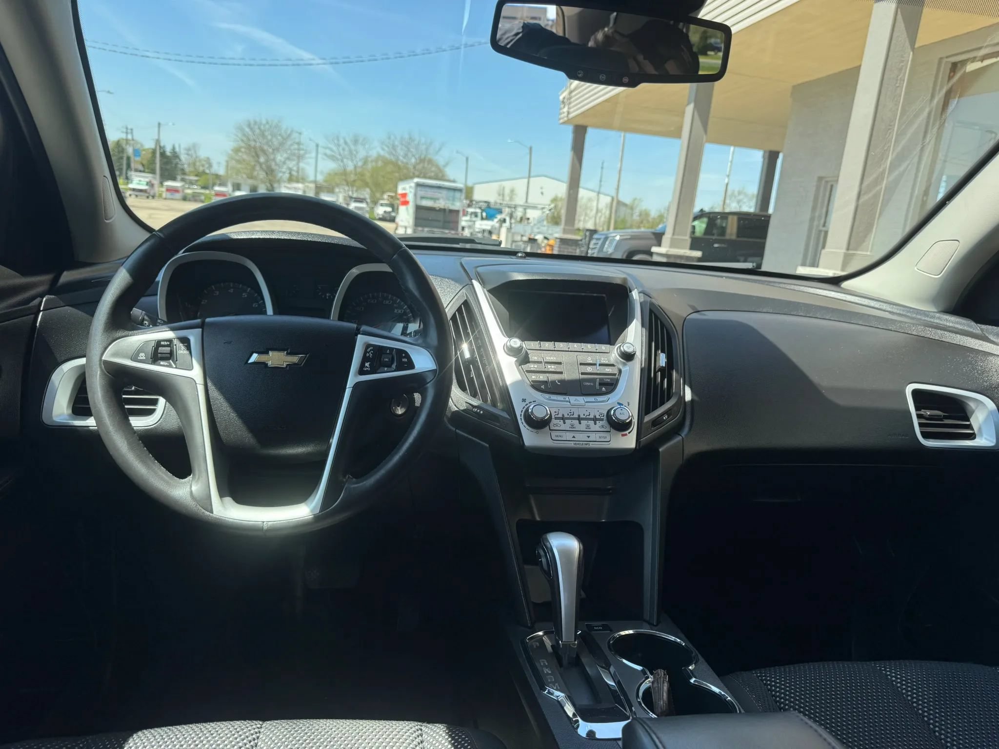 Used 2015 Chevrolet Equinox LT w/ Driver Convenience Package FWD image 11