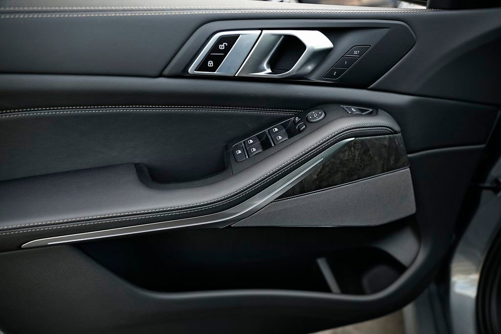 New 2026 BMW X5 sDrive40i w/ M Sport Package image 15