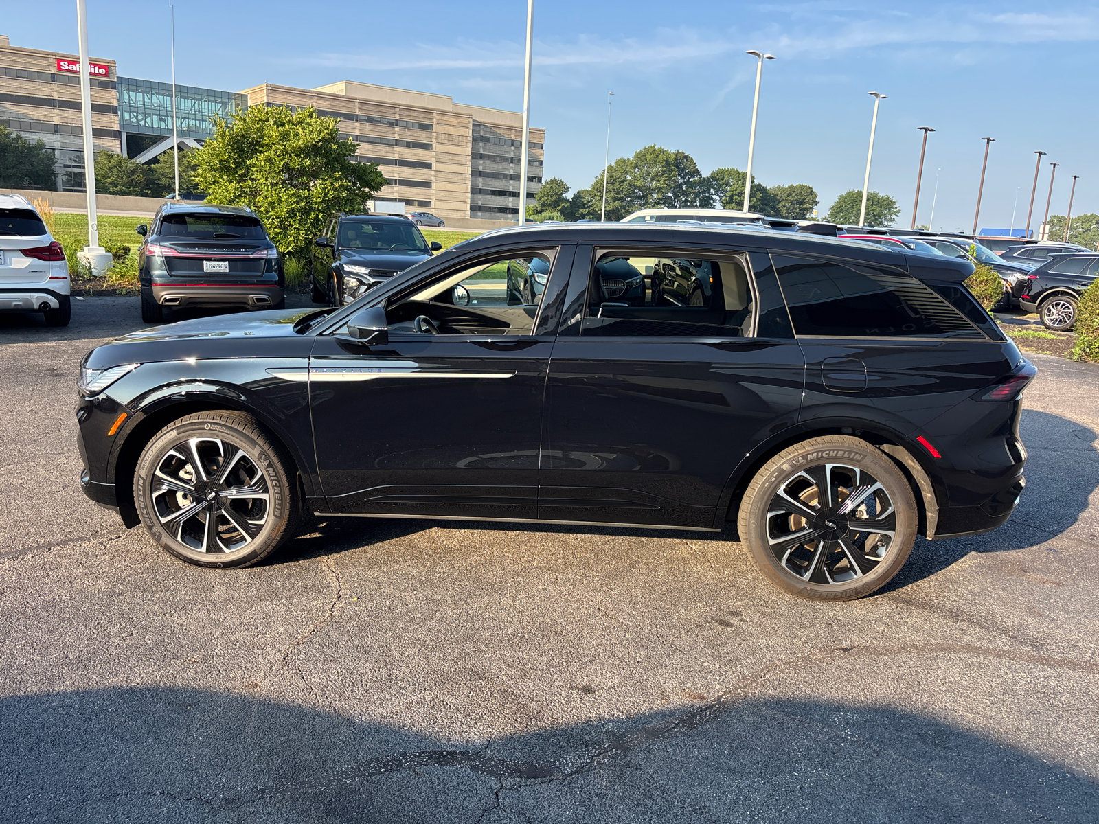 New 2026 Lincoln Nautilus Reserve AWD/4WD image 4