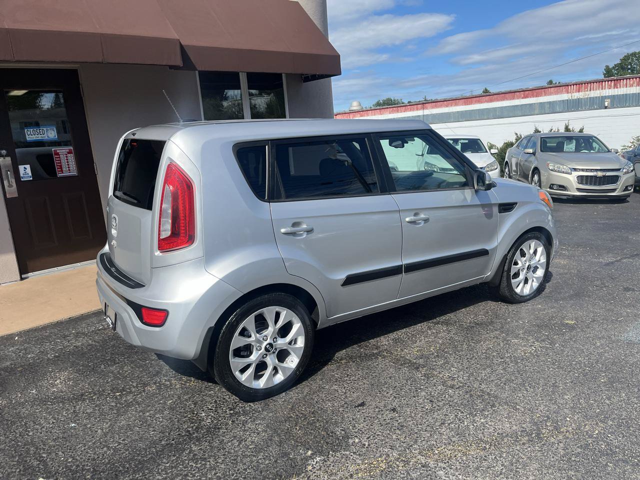 Used 2013 Kia Soul ! FWD image 7