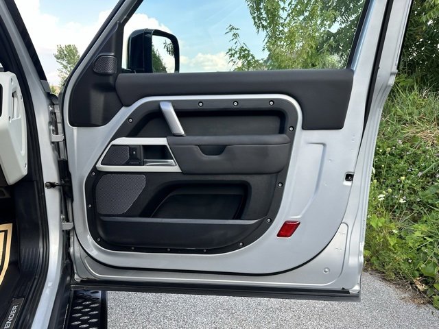 Certified 2021 Land Rover Defender 90 X-Dynamic S image 16