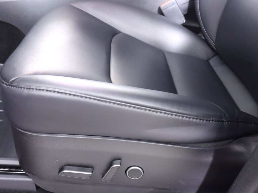 Used 2021 Tesla Model Y Long Range image 27