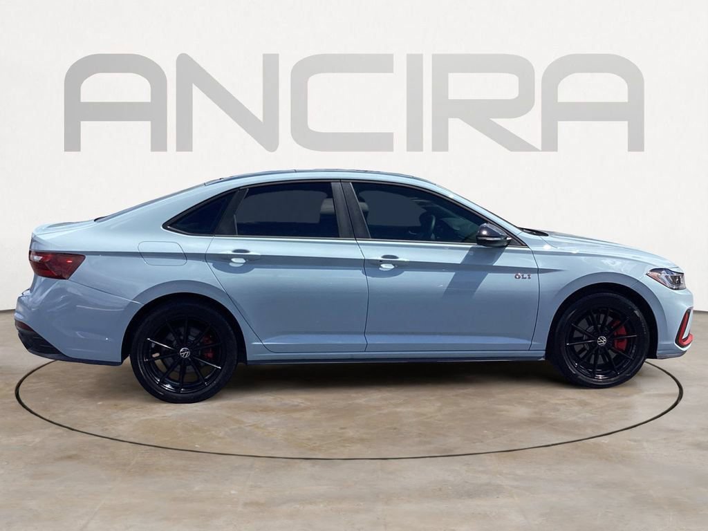 Used 2025 Volkswagen Jetta GLI Autobahn FWD image 13