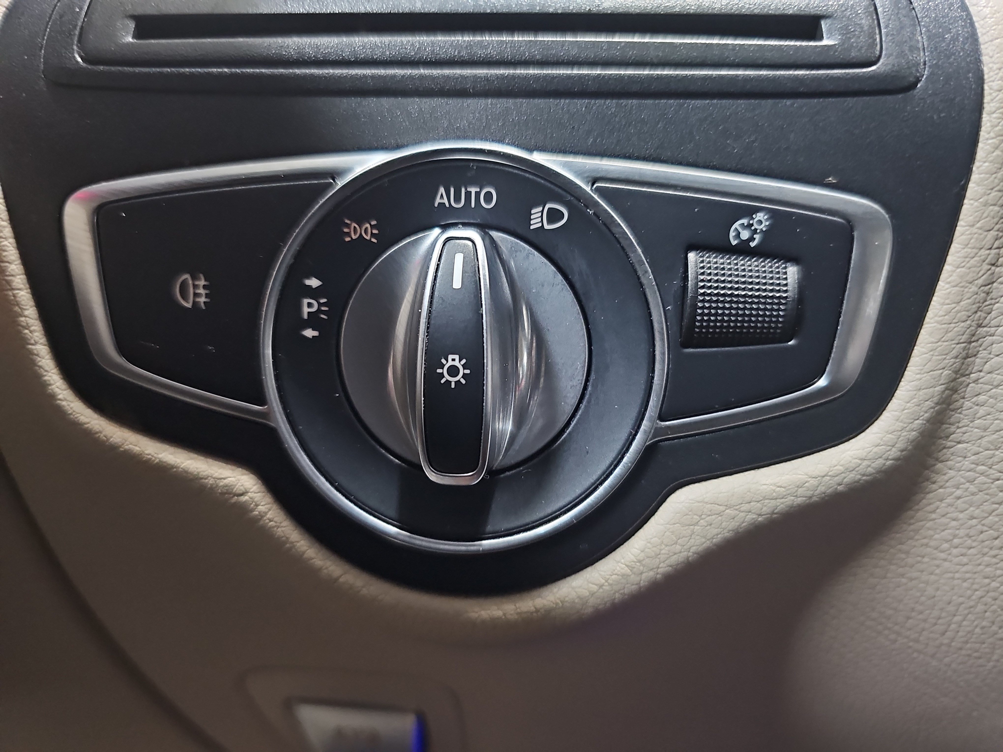 Used 2021 Mercedes-Benz GLC 300 image 25