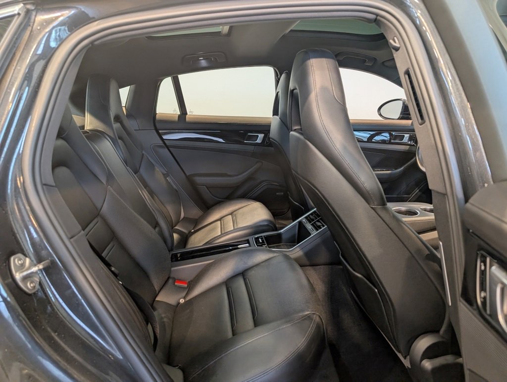 Used 2018 Porsche Panamera 4S image 28