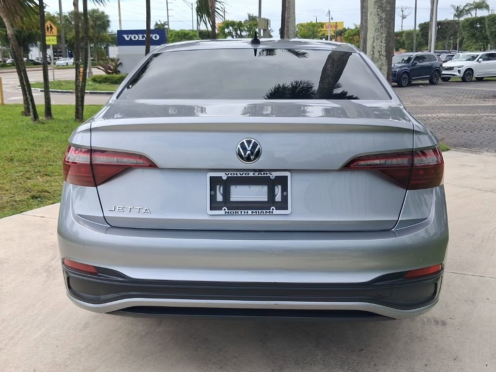 Used 2023 Volkswagen Jetta Sport image 5