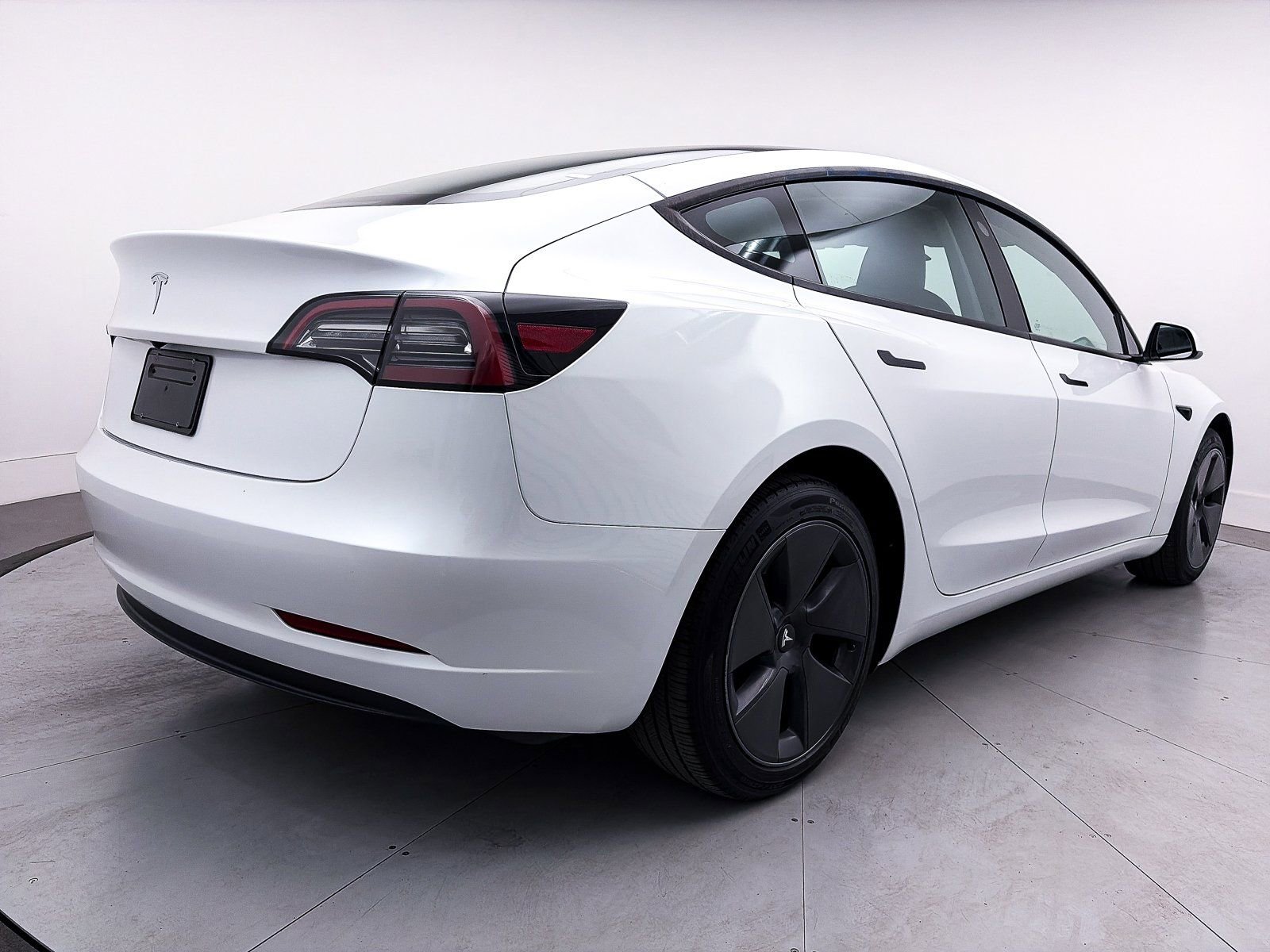 Used 2023 Tesla Model 3 Standard Range image 14