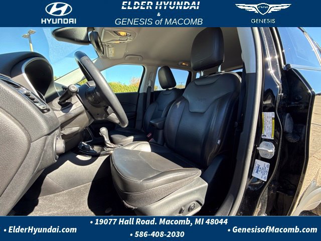 Used 2018 Jeep Compass Limited w/ Navigation Group AWD/4WD image 13