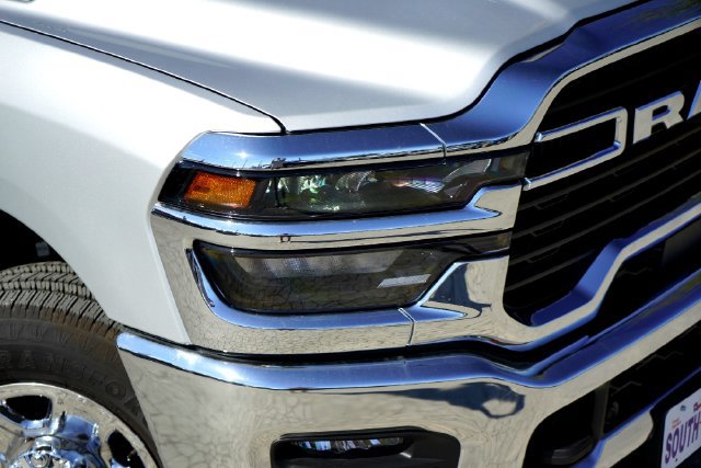 Used 2026 RAM 3500 Tradesman AWD/4WD image 2