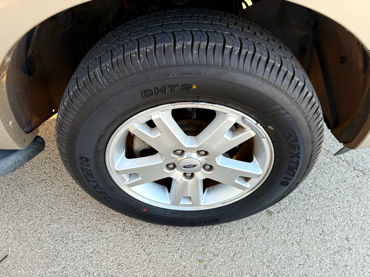 Used 2010 Ford Explorer XLT image 18