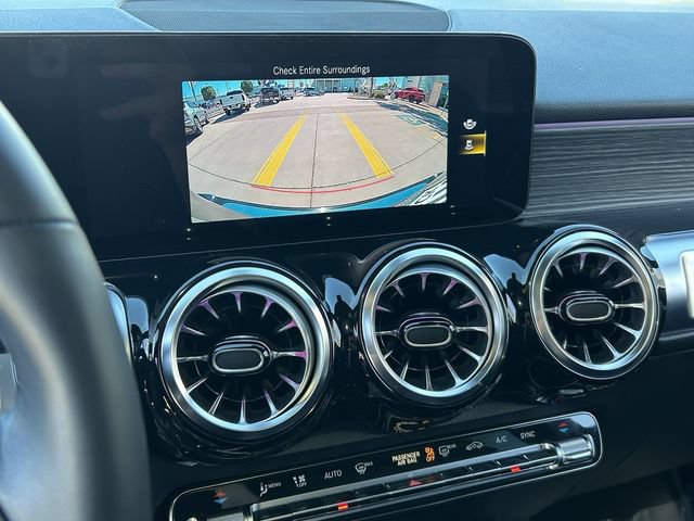 Used 2023 Mercedes-Benz GLB 250 image 30