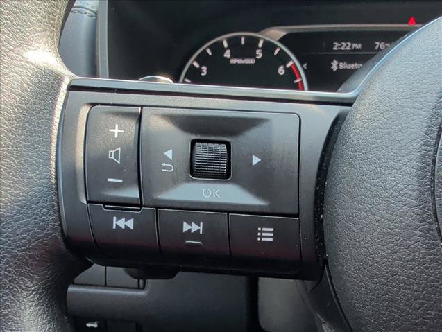 Used 2024 Nissan Rogue SV AWD/4WD image 12