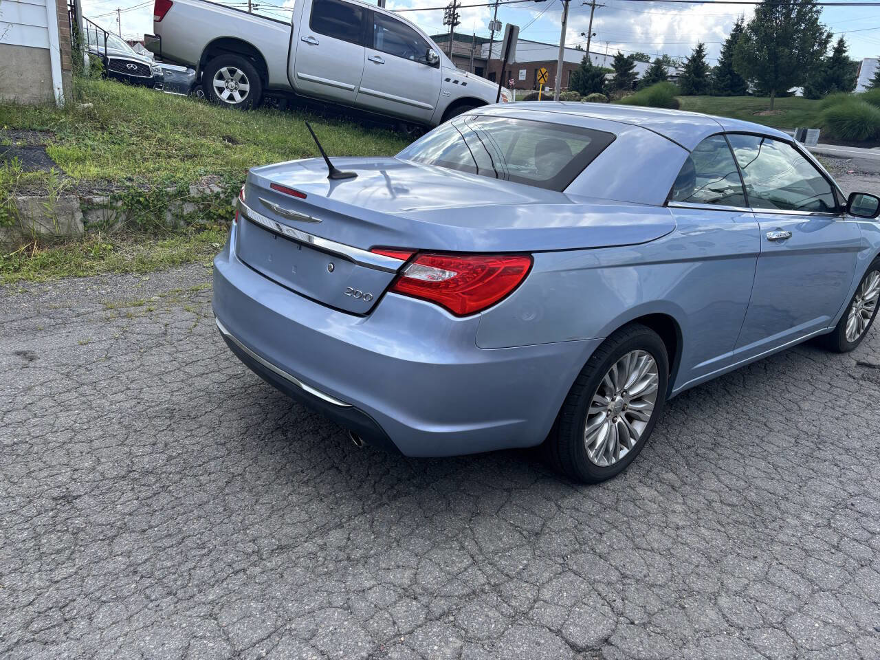 Used 2013 Chrysler 200 Limited image 5
