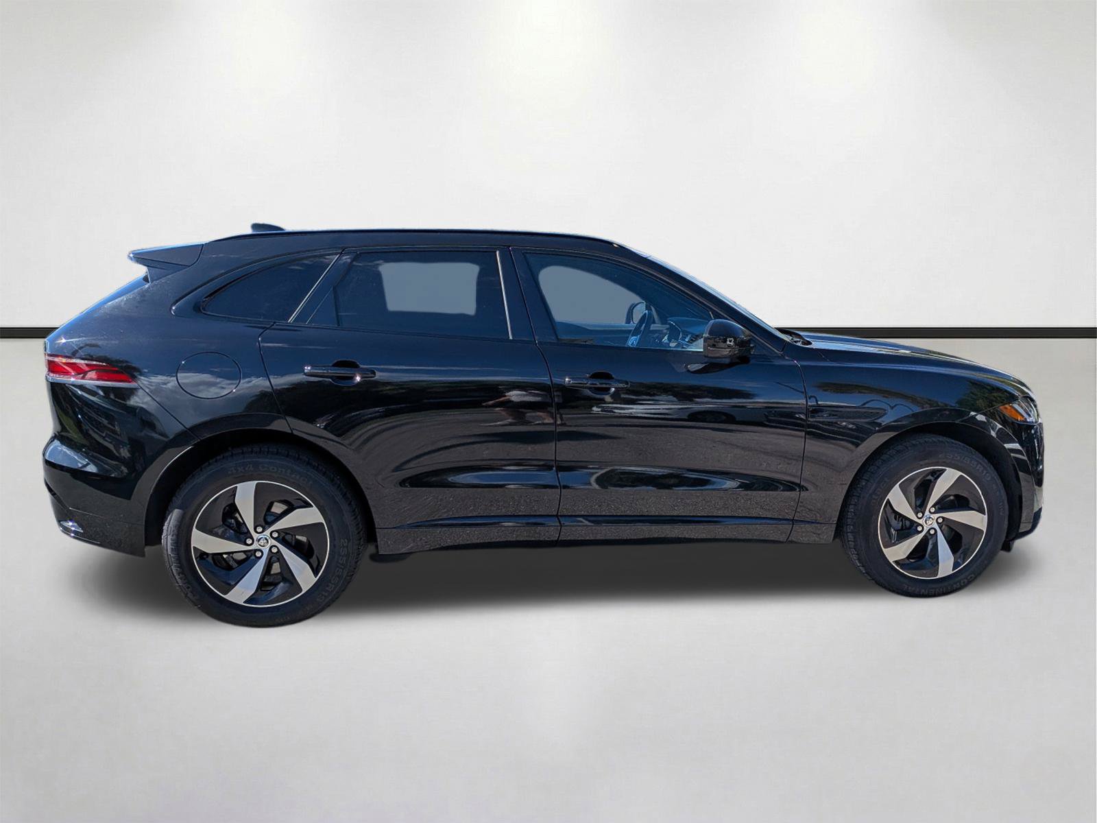 Used 2025 Jaguar F-PACE R-Dynamic S AWD/4WD image 3