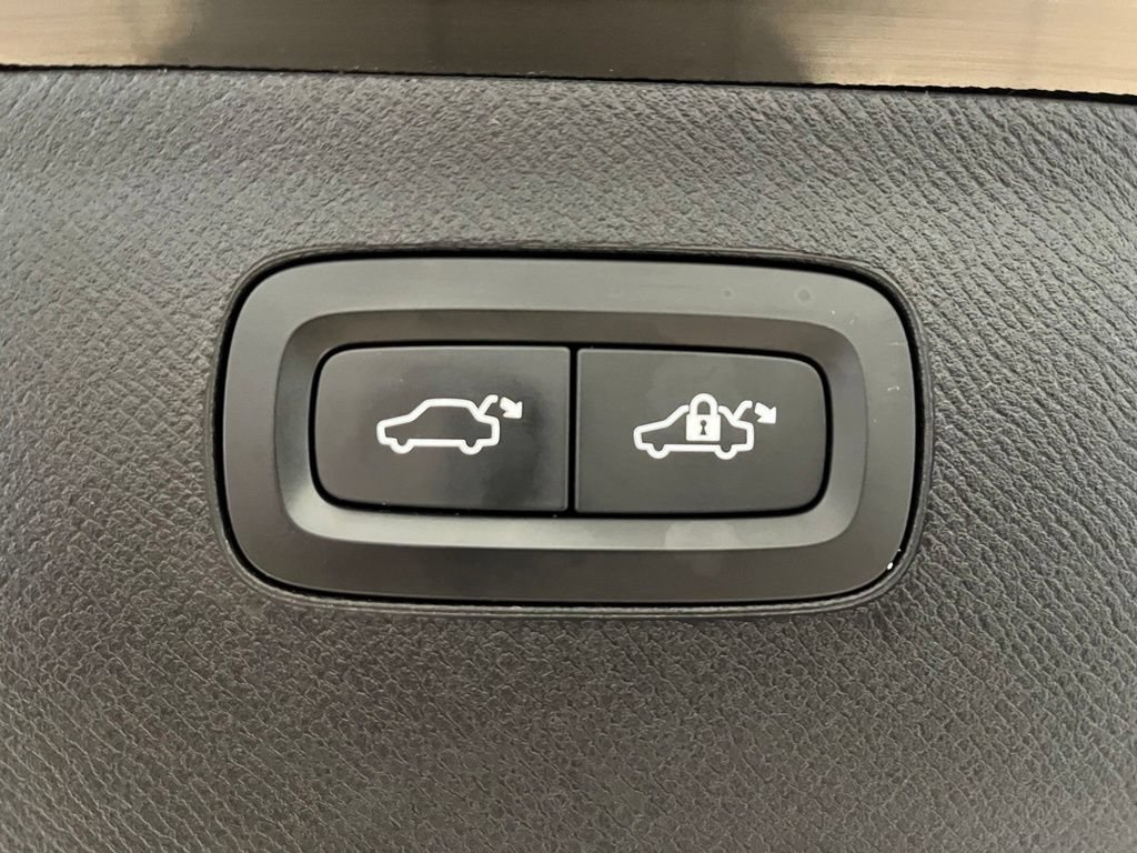 Used 2019 Volvo XC90 T6 Momentum w/ Protection Package AWD/4WD image 33