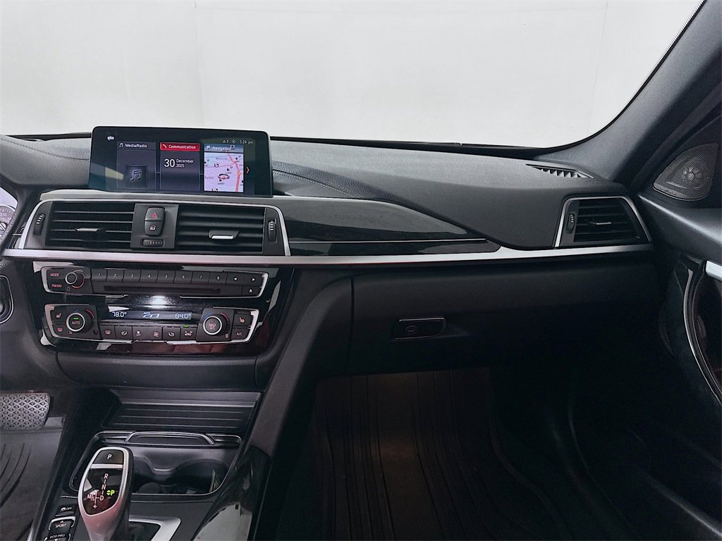 Used 2018 BMW 340i xDrive Sedan w/ Premium Package image 19