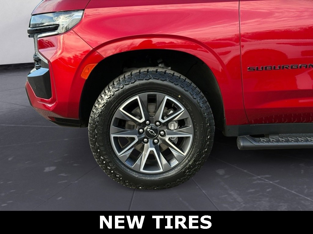 Used 2024 Chevrolet Suburban Z71 w/ Luxury Package image 10