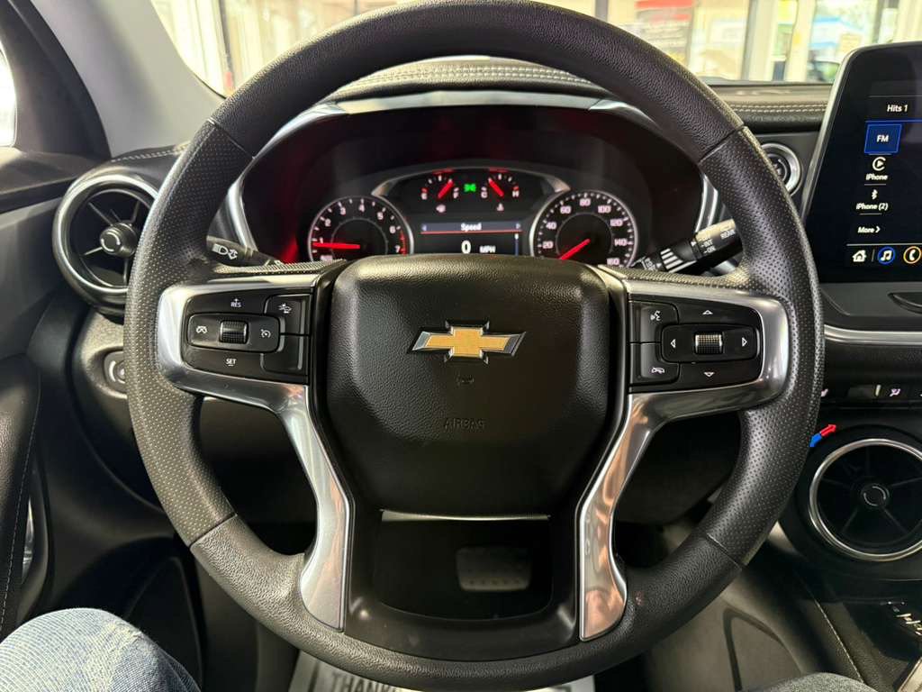 Used 2025 Chevrolet Blazer LT AWD/4WD image 11