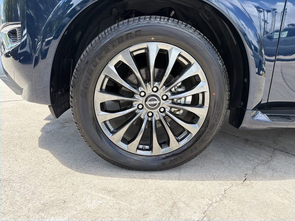 Used 2024 Nissan Armada Platinum w/ Captain's Chairs Package RWD image 12