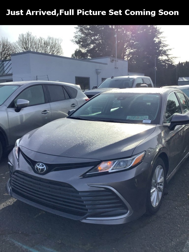 Used 2024 Toyota Camry LE image 1
