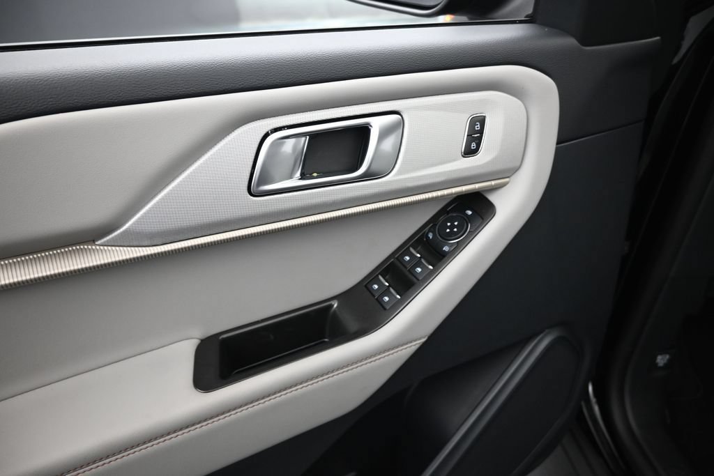 New 2026 Ford Explorer Active w/ Active Comfort Package RWD image 10