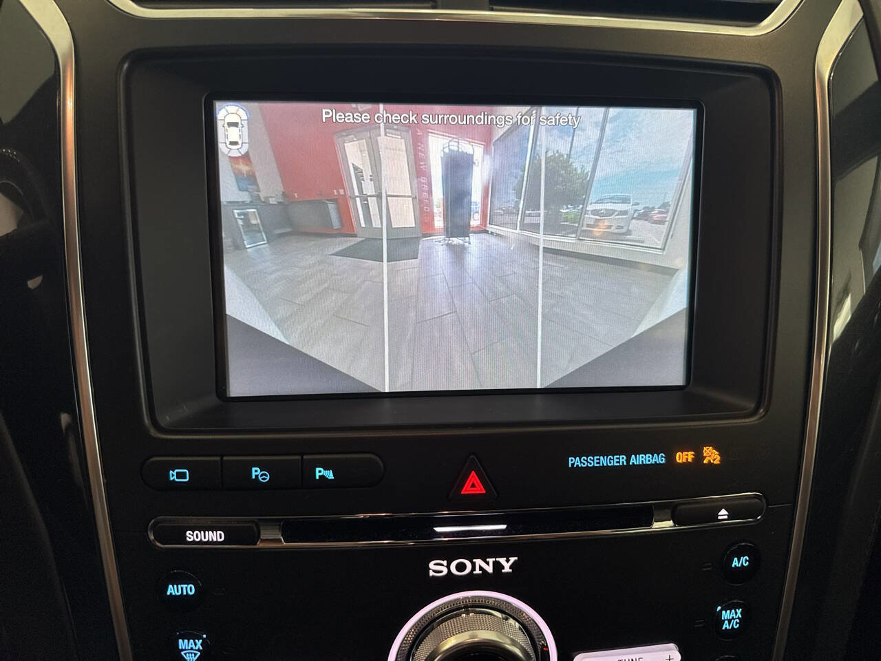 Used 2018 Ford Explorer Platinum AWD/4WD image 22