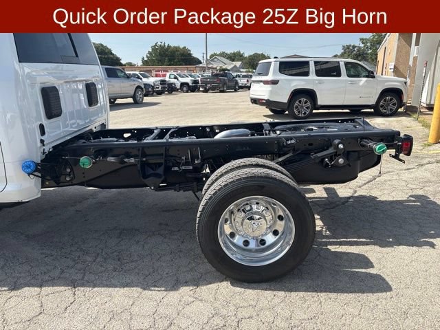New 2026 RAM 4500 4x4 Crew Cab DRW image 3