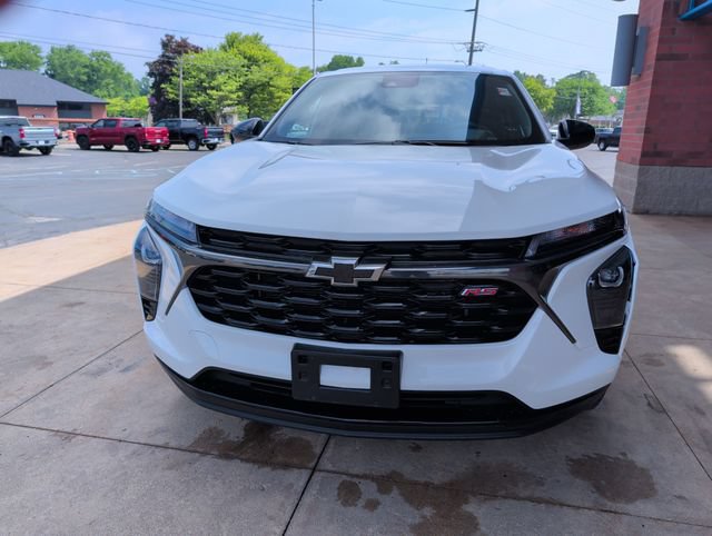 Used 2024 Chevrolet Trax RS FWD image 9