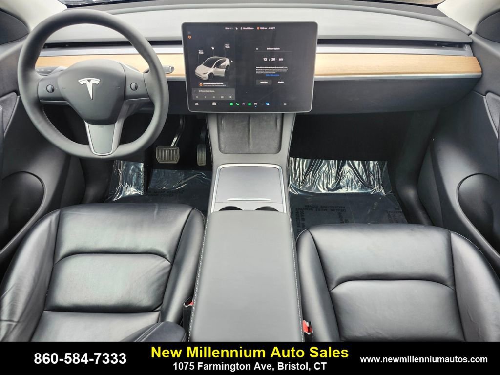 Used 2021 Tesla Model Y Long Range image 12