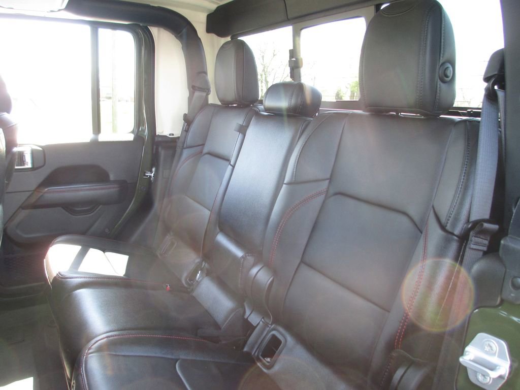 Used 2023 Jeep Gladiator Rubicon w/ Cold Weather Group AWD/4WD image 19