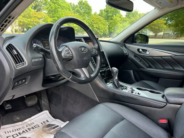 Used 2017 INFINITI Q50 2.0t w/ Moonroof Package RWD image 11