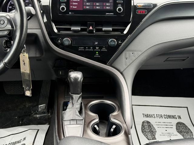 Used 2024 Toyota Camry SE image 13