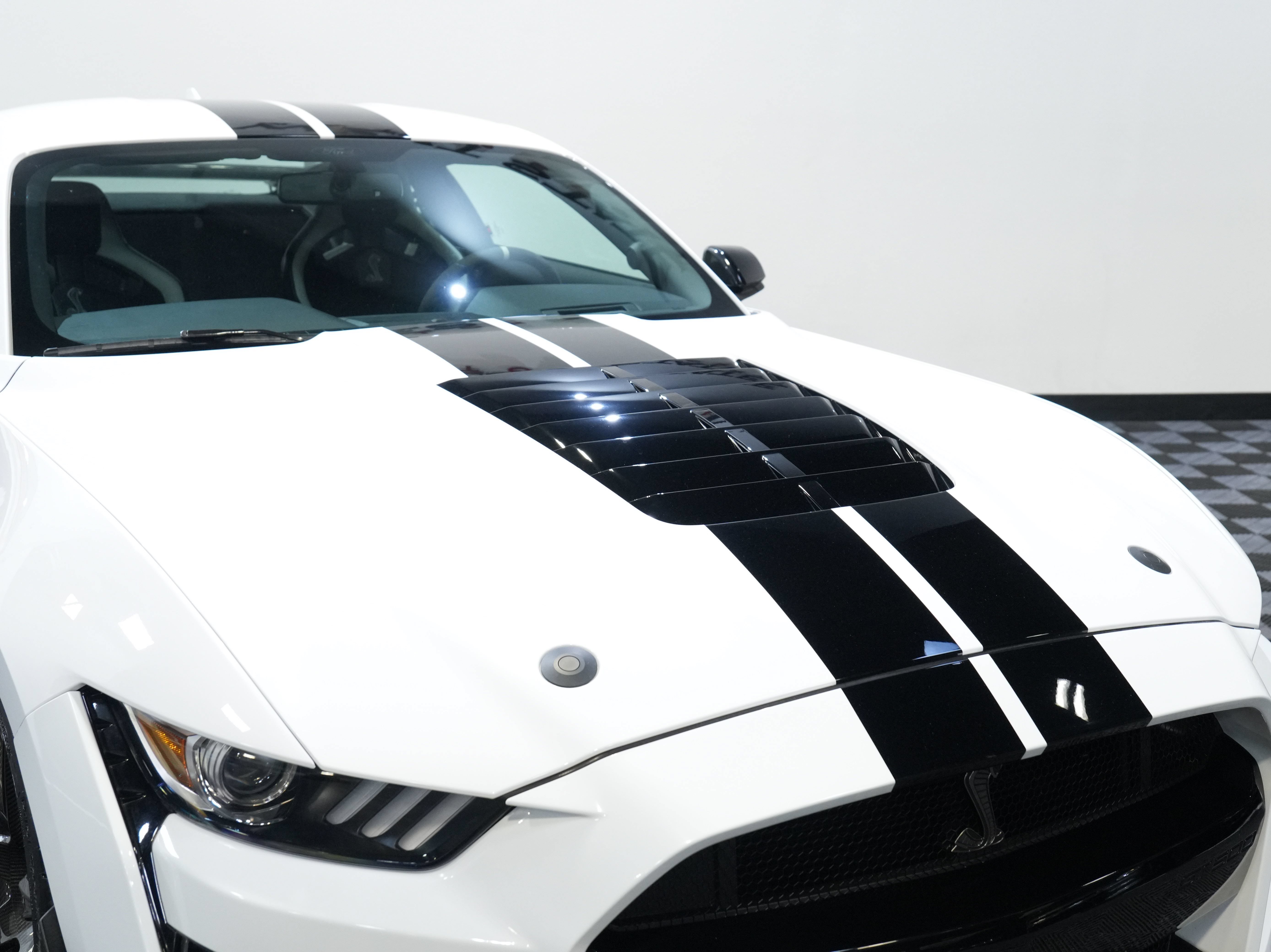 Used 2020 Ford Mustang Shelby GT500 w/ Carbon Fiber Track Pack RWD image 12
