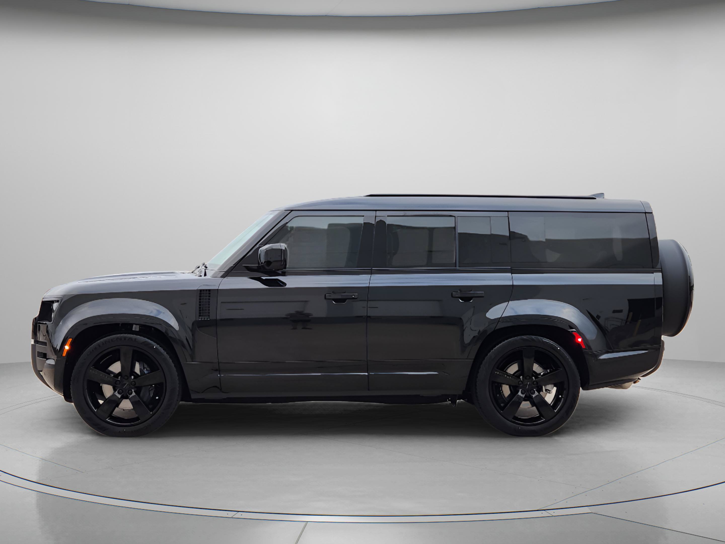 New 2026 Land Rover Defender 130 X-Dynamic SE AWD/4WD image 2