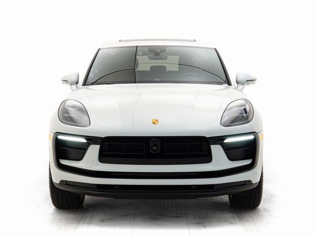 Certified 2025 Porsche Macan image 29