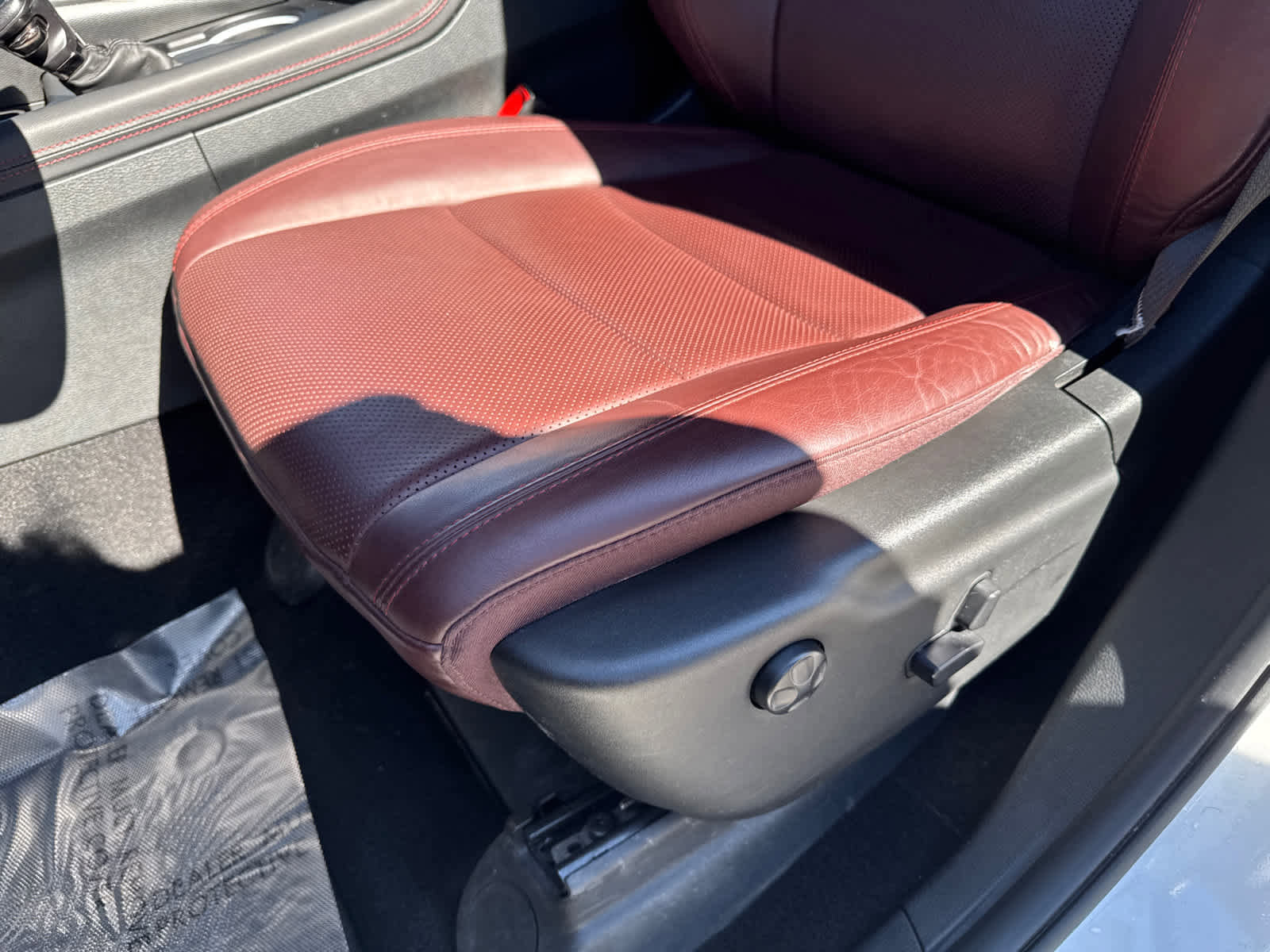 Used 2025 Dodge Durango GT AWD/4WD image 16