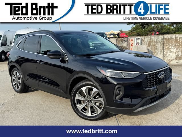 Used 2025 Ford Escape Platinum w/ Premium Technology Package FWD image 1
