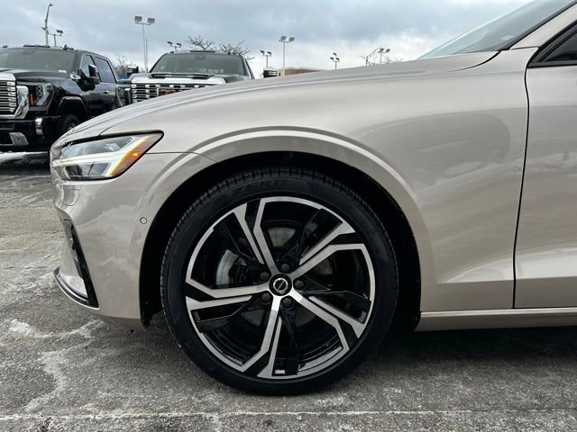 Used 2023 Volvo S60 B5 Plus w/ Climate Package image 7