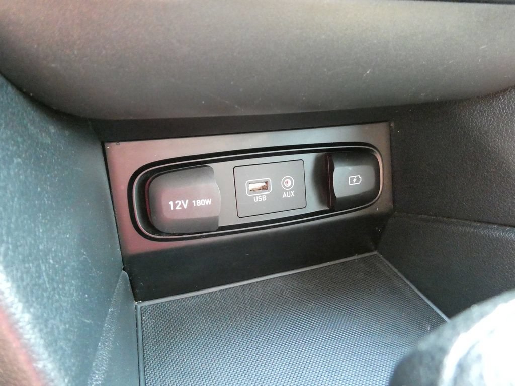 Used 2019 Hyundai Santa Fe SE AWD/4WD image 27