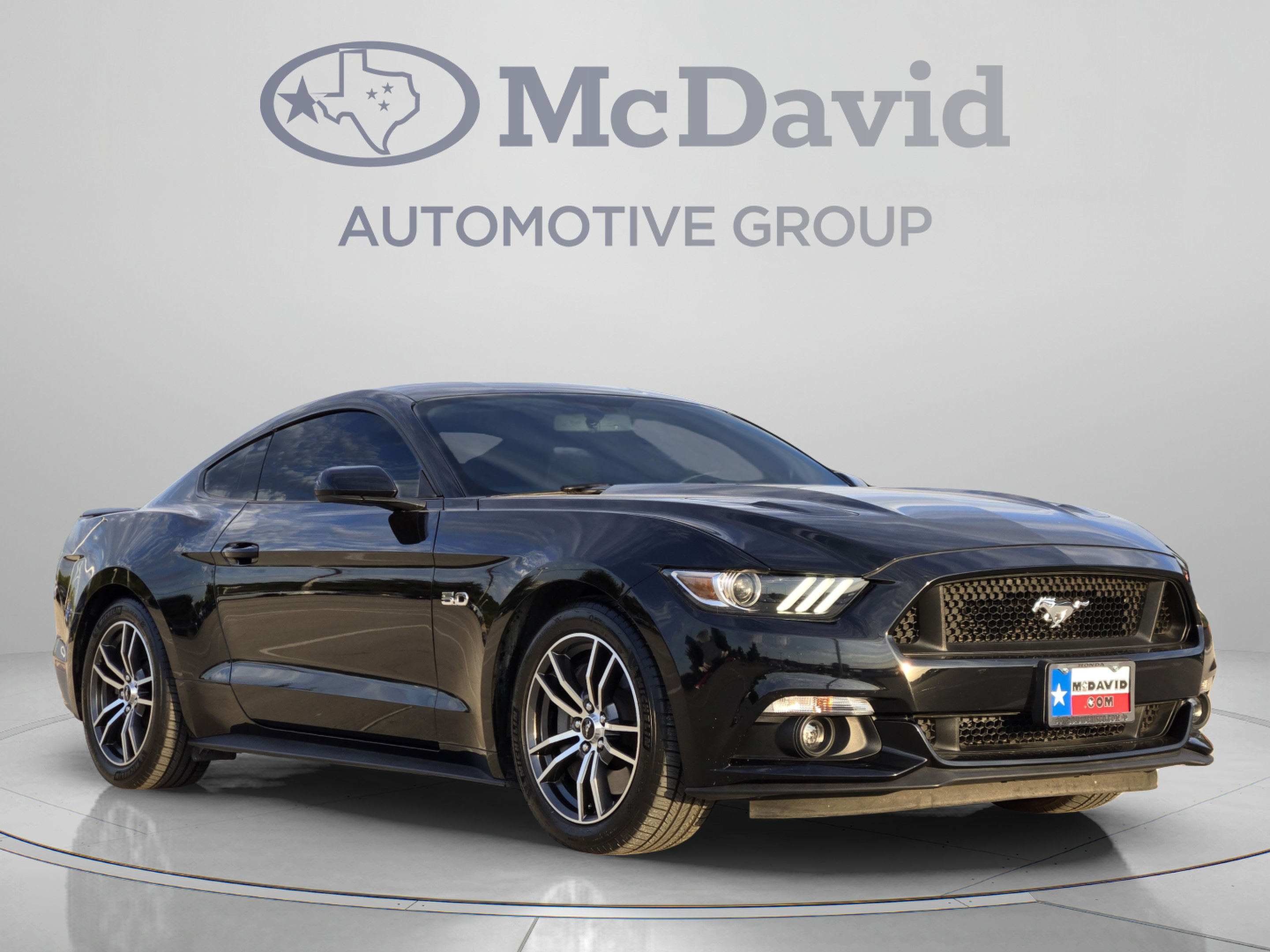 Used 2017 Ford Mustang GT RWD image 7